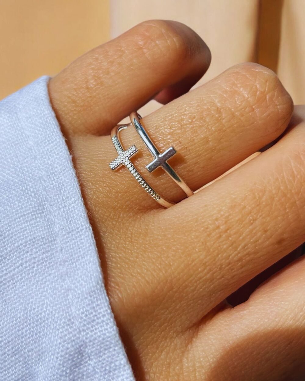 ANILLO CRUZ REGULABLE